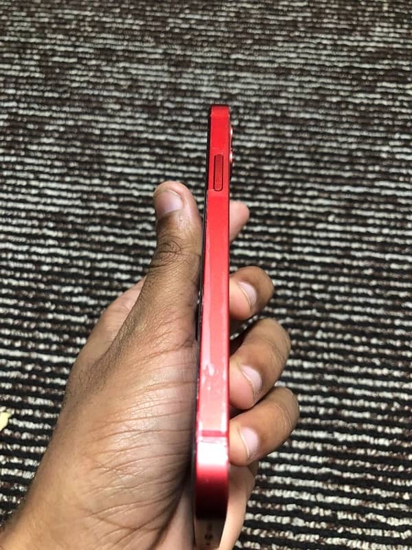 Iphone 12 ( red ) 4