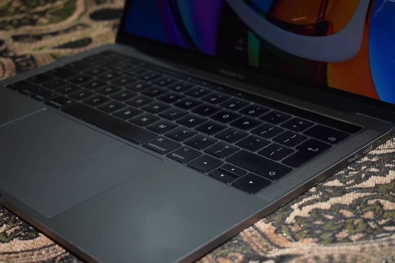 MacBook pro 2017 13inch 4