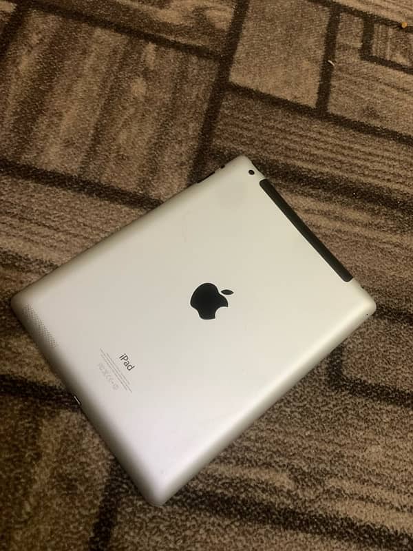 Apple Ipad 4 mint condition 2