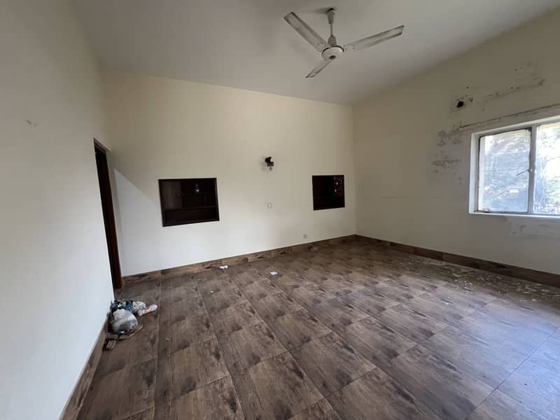 3 KANAL House Available For Rent In Cavalry Ground With Lush Green Lawn 17