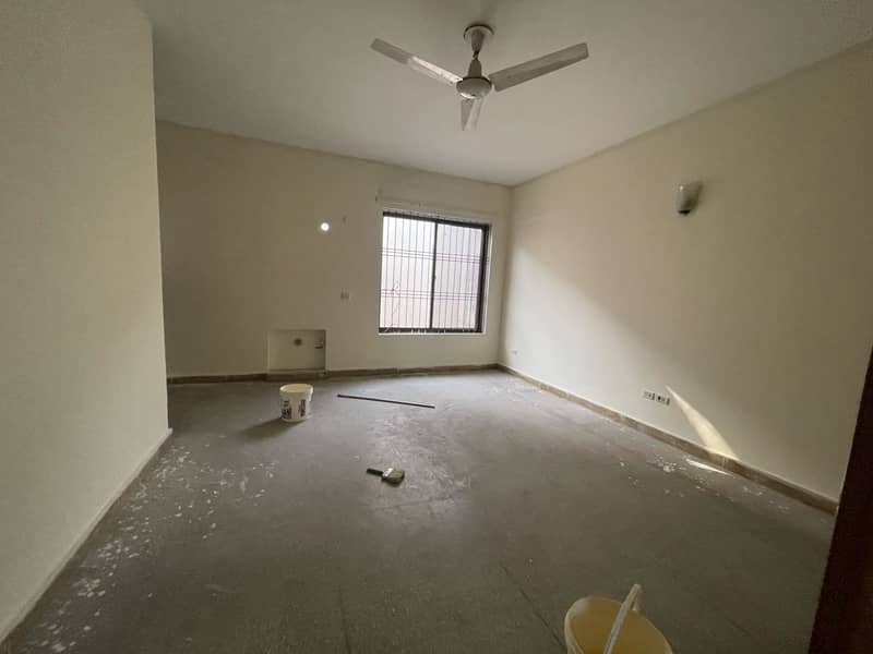 Cantt Properties Offers 1KANAL House Available For Rent In Phase 1 DHA 3