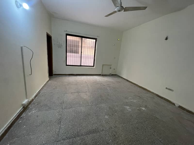 Cantt Properties Offers 1KANAL House Available For Rent In Phase 1 DHA 9