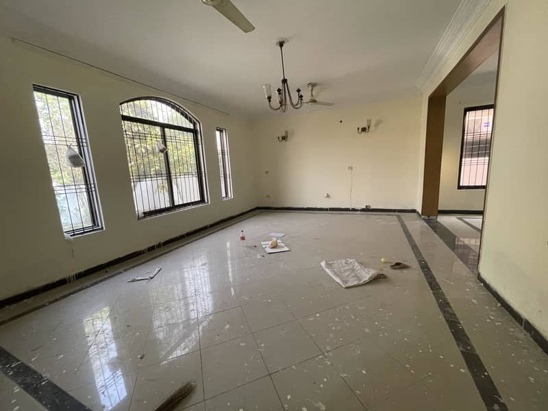 Cantt Properties Offers 1KANAL House Available For Rent In Phase 1 DHA 15