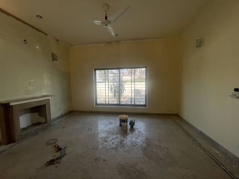 6 Bed Room Double Unit 1 KANAL House Available For Rent In Phase 4 DHA 6