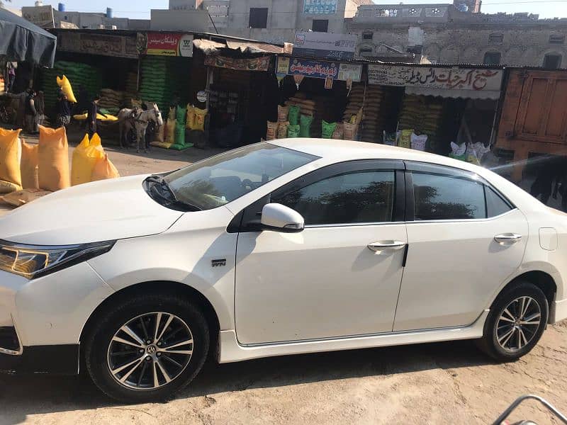 Toyota Corolla Altis 2021 4