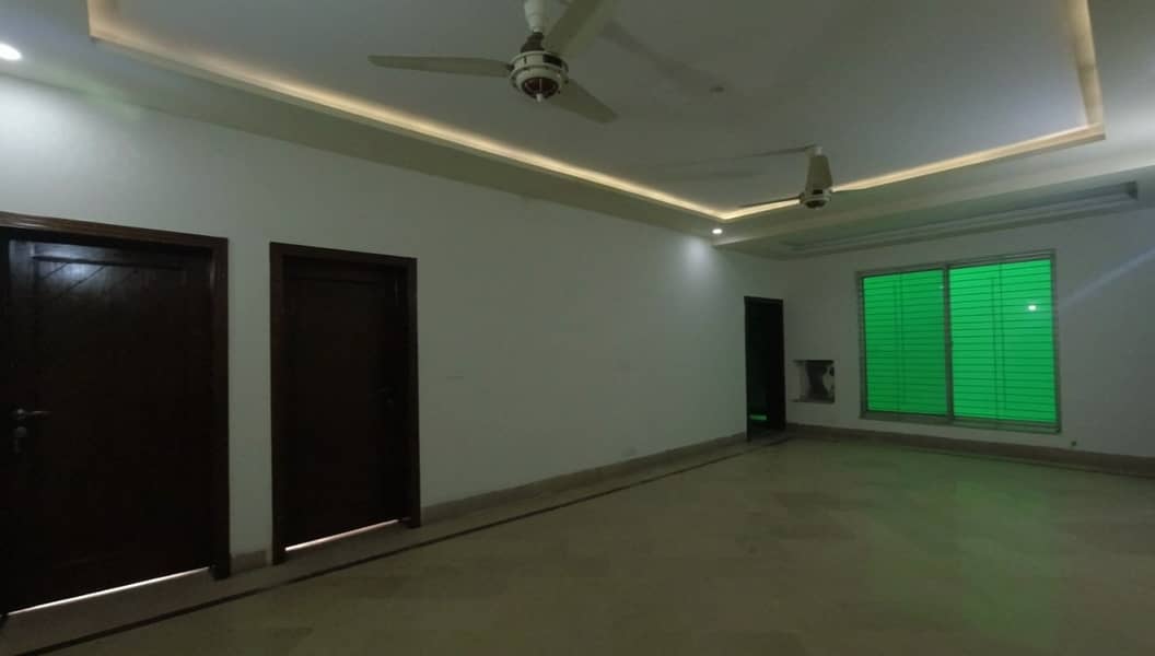 Gulberg Prime Location 1 Kanal House For Rent 21