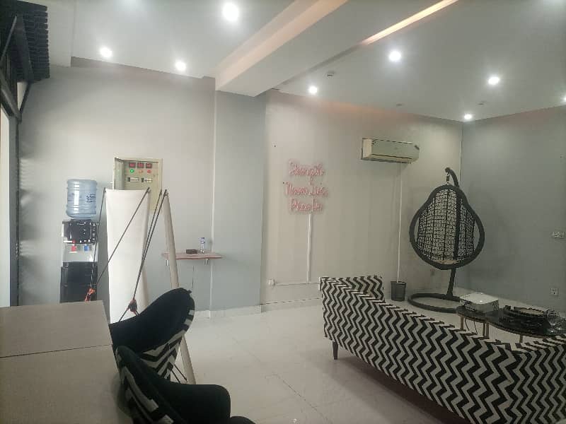 4 Marla 2nd floor office available for rent 7