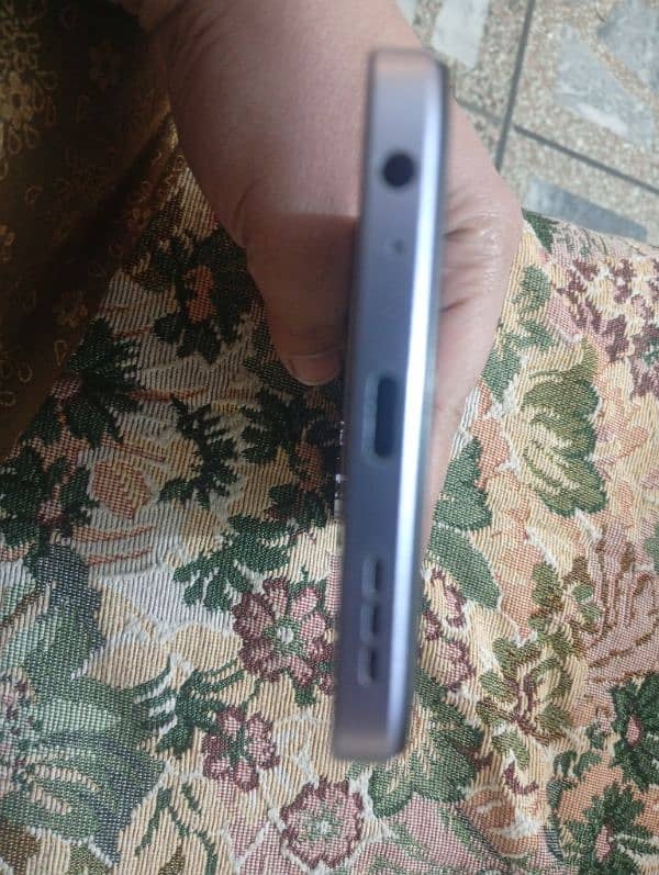 Infinix hot 30 play 4/64 3