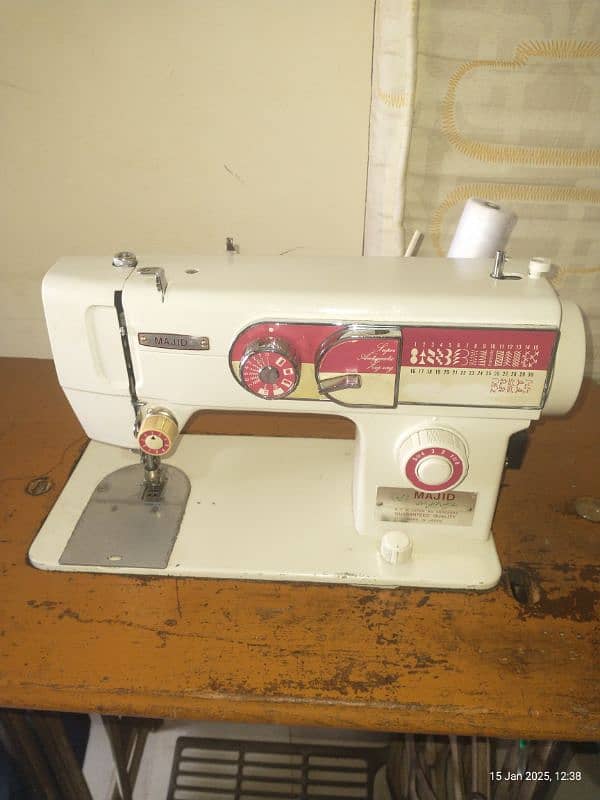 Zig Zag Sewing Machine 0