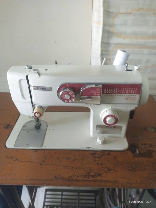 Zig Zag Sewing Machine 1