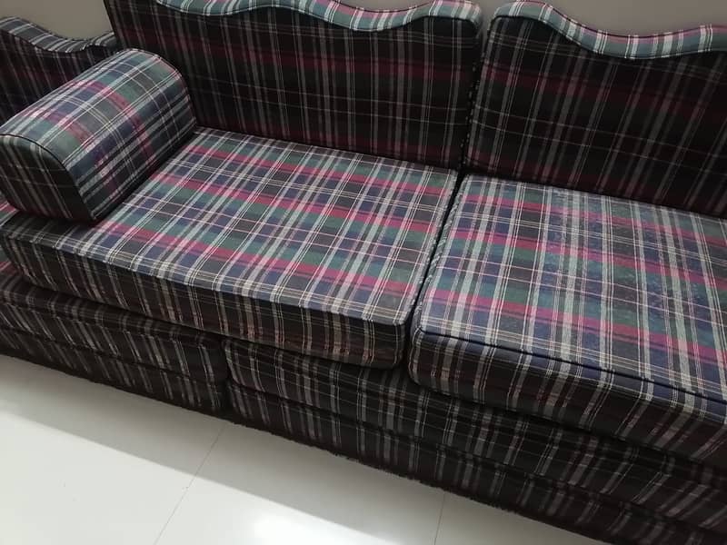 Floor Sofa Sitting Or Arabic Floor Sitting For Urgent Sale 0