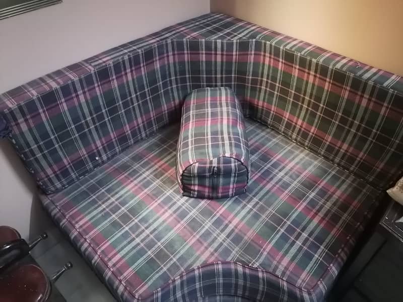 Floor Sofa Sitting Or Arabic Floor Sitting For Urgent Sale 3