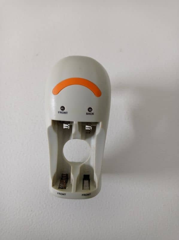 Battery Charger (White Color) 3