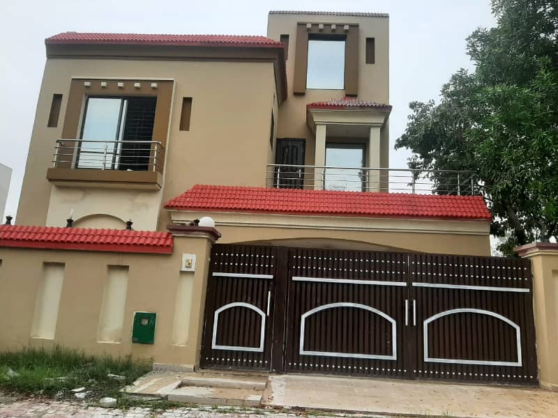 10 Marla Used & Renovated House is for Sale in Tipu Sultan Block Bahria Town Lahore 0