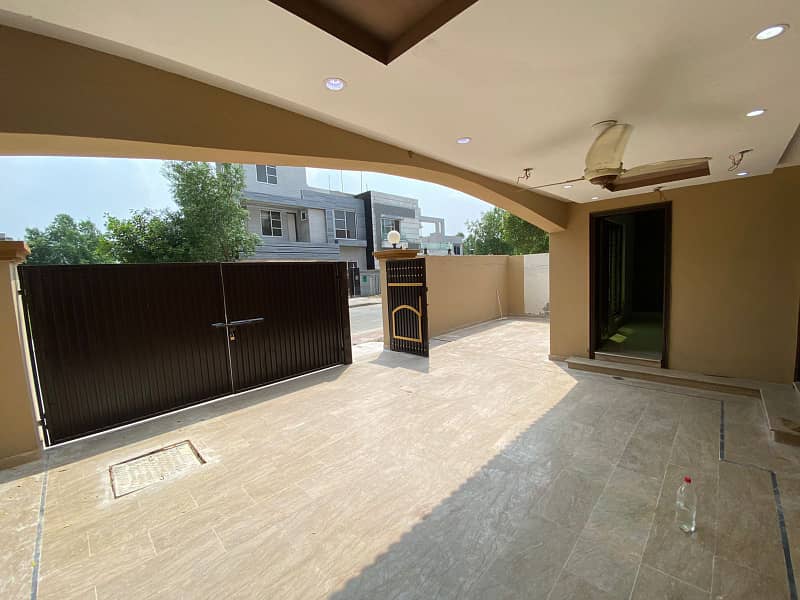 10 Marla Used & Renovated House is for Sale in Tipu Sultan Block Bahria Town Lahore 1