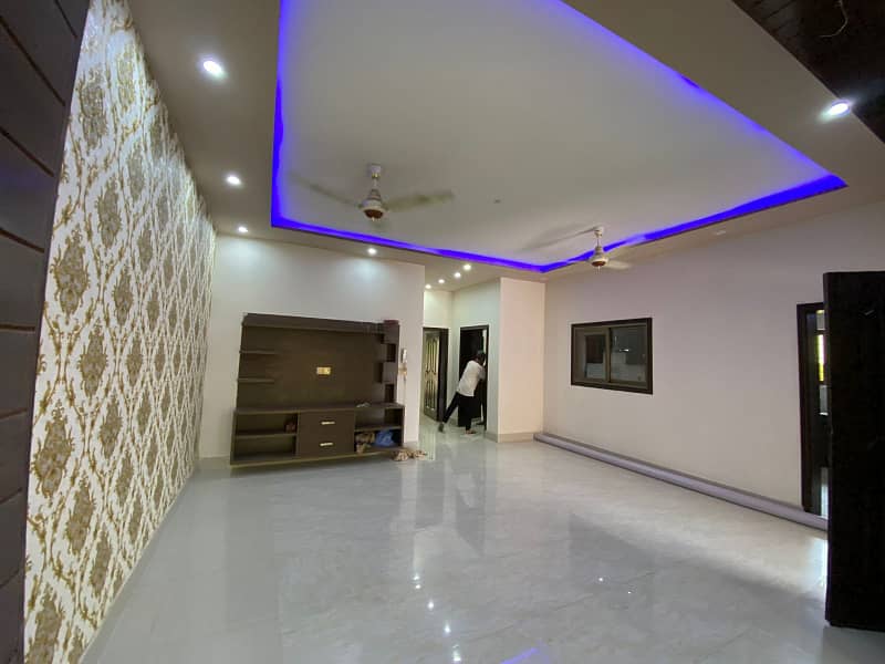 10 Marla Used & Renovated House is for Sale in Tipu Sultan Block Bahria Town Lahore 7