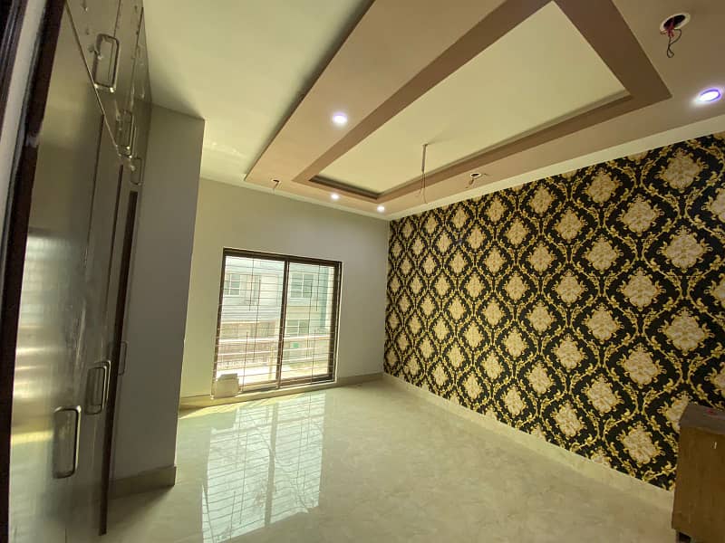 10 Marla Used & Renovated House is for Sale in Tipu Sultan Block Bahria Town Lahore 15