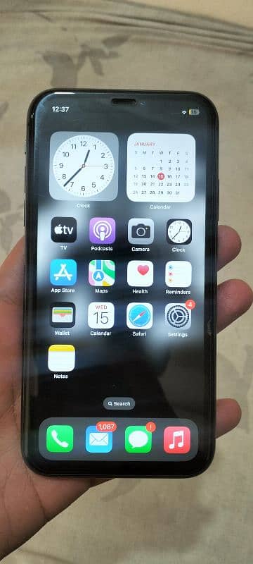 I Phone 11 black (10/10) For Sale Single Use 0