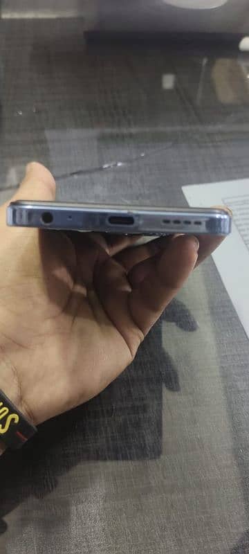 infinix hot 40i 8/128 for sale 3