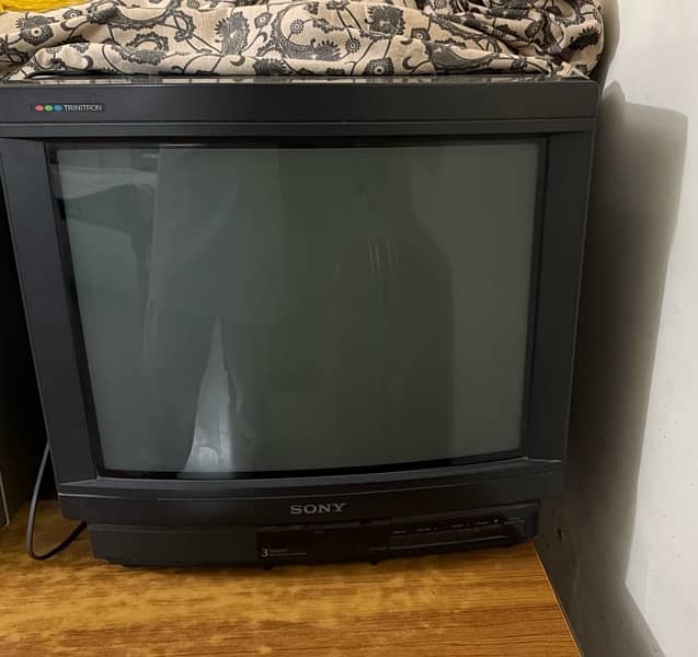 Sony TV Trinitron Coloured 21 inch 0