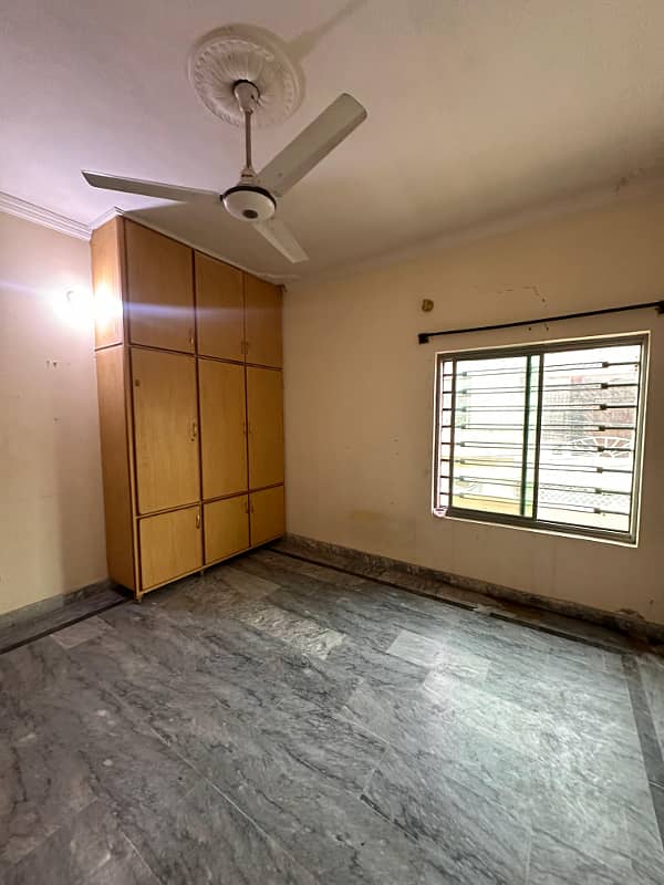 BARND NEW UPPER PORTION FOR RENT LOCATION AYUB COLONY 6