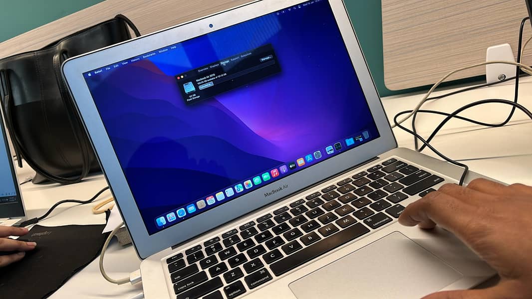 Macbook 2015 i7 - Neat Condition - 8/128 6