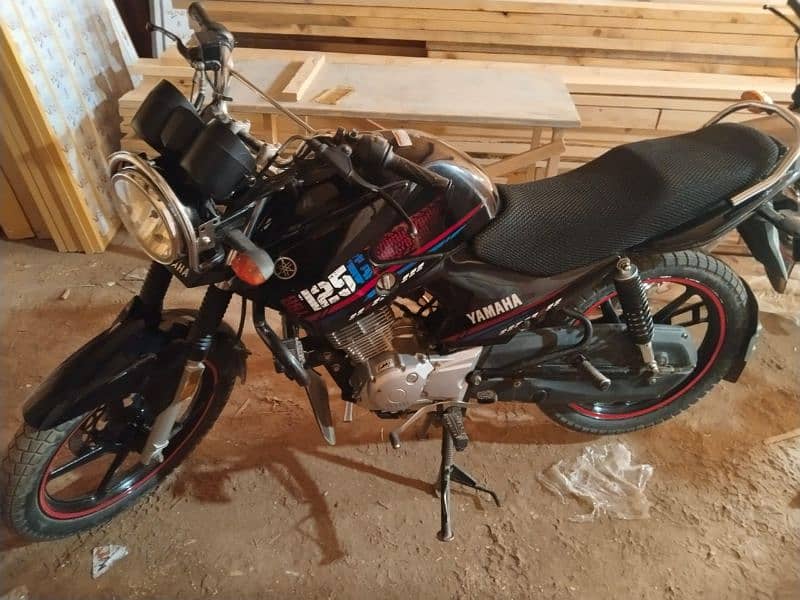 Yamaha YBR 125G ( Model  2023)  Total Genuine 1