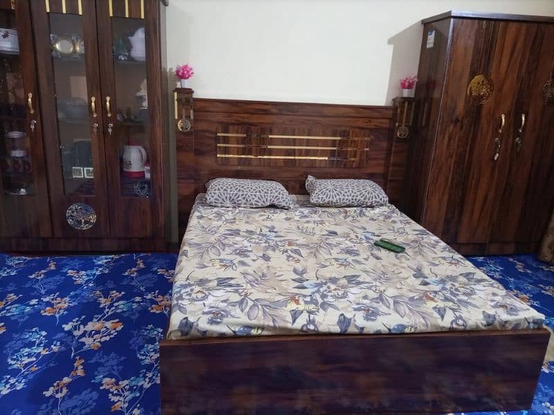 3 piece bed room set for sale condition 10/10 1