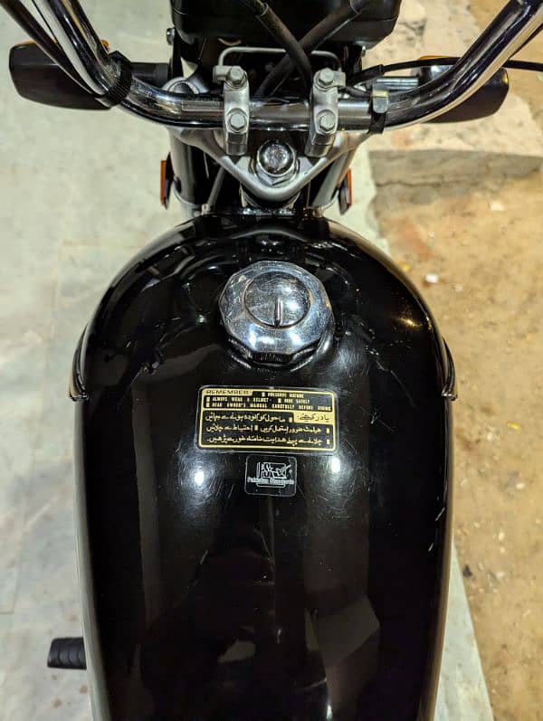 Honda CD70 2023 model hyderabad Registered up for sale 4