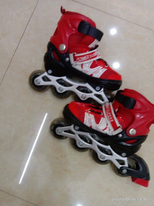 Skates Size 5-8 yrs adjustable  Hardly 2-3 mnths used 0