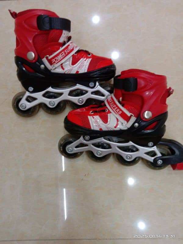 Skates Size 5-8 yrs adjustable  Hardly 2-3 mnths used 1