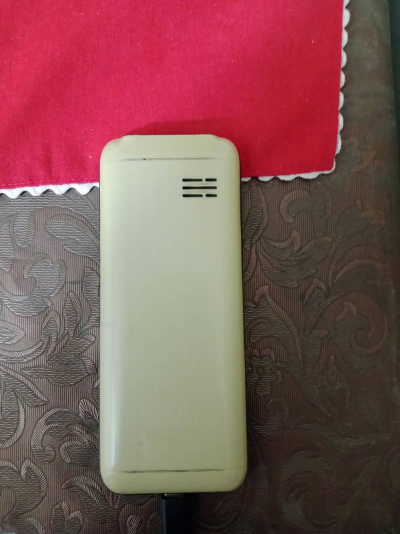 QMobile sl100 lite 1