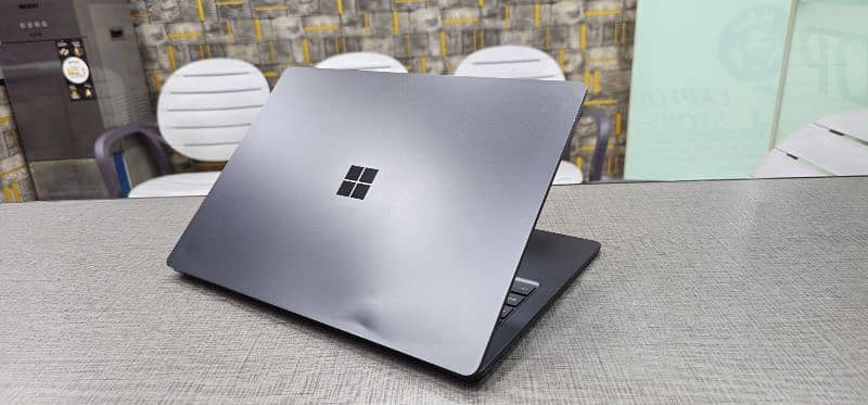 Microsoft Surface Laptop 3 Core i7 10th Generation 16gb 512 3