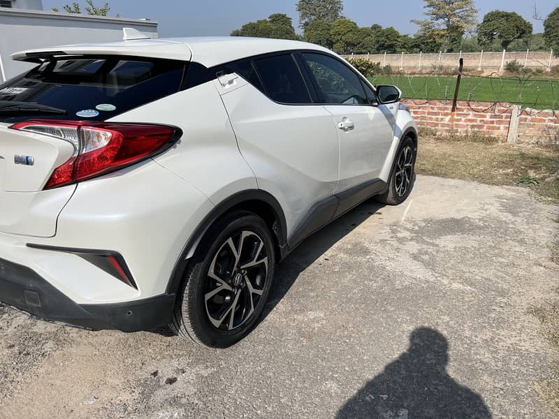 Toyota C-HR G-LED 2017 3