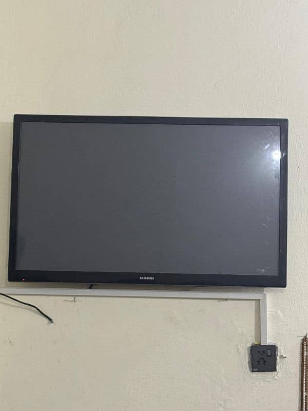 Samsung TV Orignal ps43f4000 1