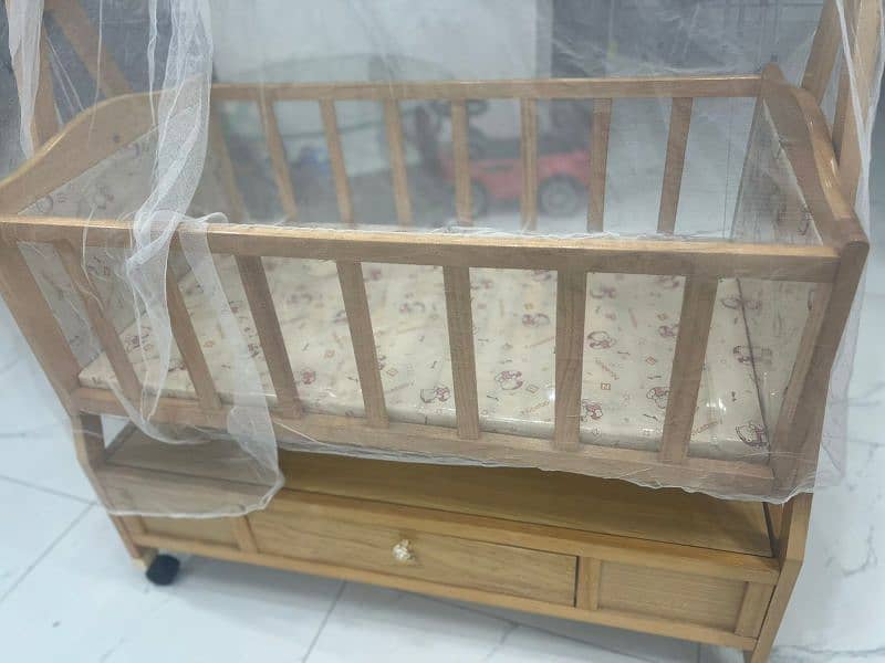 Baby cot with swing 1