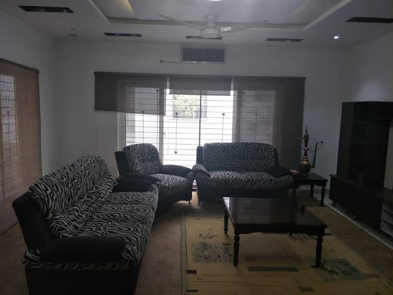 Short-Term Rental :Outclass 1 Kanal Furnished House For Rent in Gulbahar Block Bahria Town Lahore 5