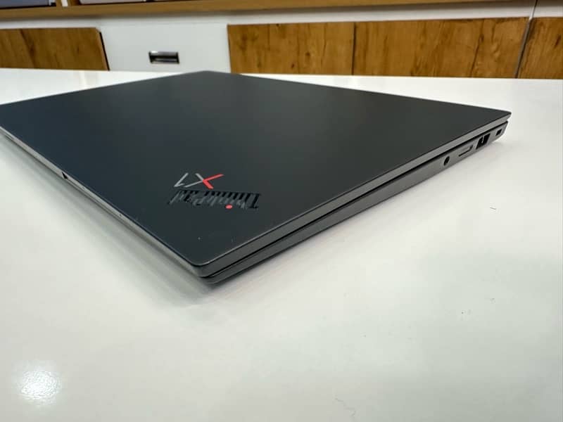 LENOVO THINKPAD X1 CARBON ( CORE-i7  13th GEN ) 32 GB RAM-512 GB SSD 5