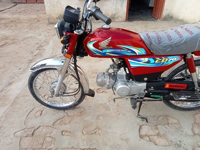 Honda CD 70 show room condition 7