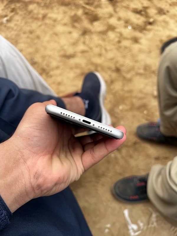 iphone XR 64gb PTA 1