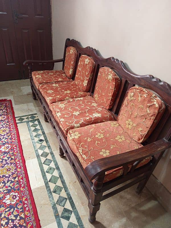 4 seater sofa 0