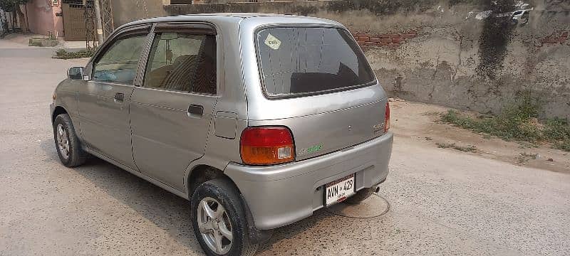 Daihatsu Cuore 2011 6