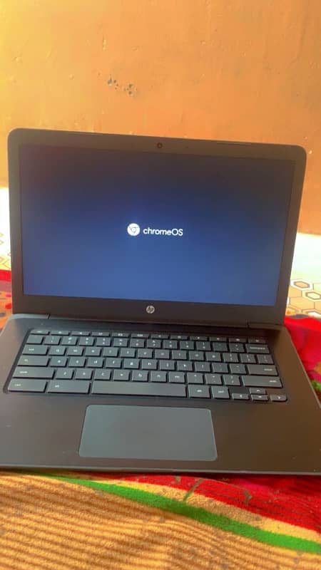 HP chrome book G5 model 14inch dispaly 6hour bt time 1