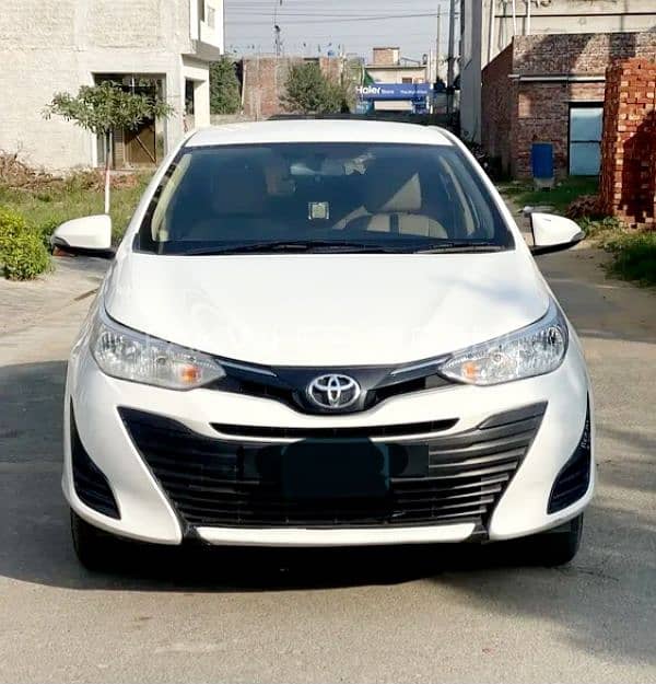 Toyota Yaris Gli Auto 2020 0