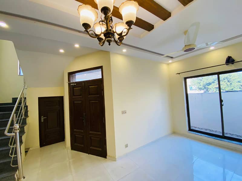 10 Marla One Bed Fully Furnished Upper Portion For Rent in DHA Phase 5 Lahore 1