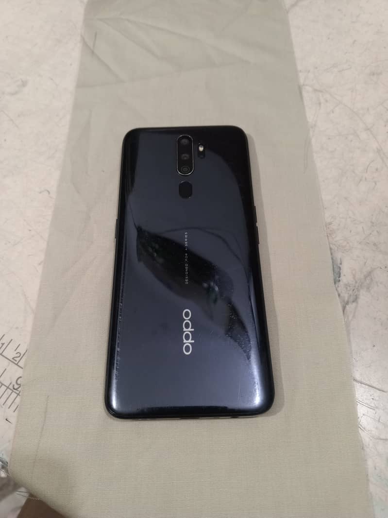 Oppo A5 2020 4GB ram 128 GB memory 3