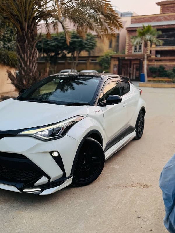 Toyota C-HR 2019 1