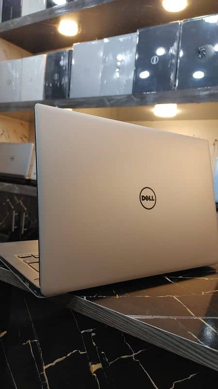 dell XPS i7.7th generation 1