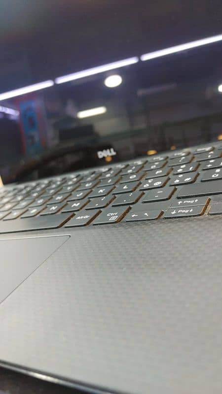 dell XPS i7.7th generation 4