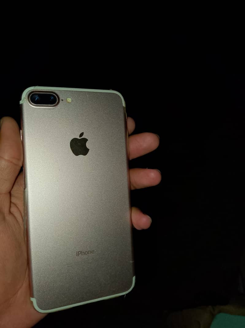 Apple iPhone 7 Plus 2